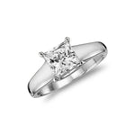 Bague à diamant solitaire