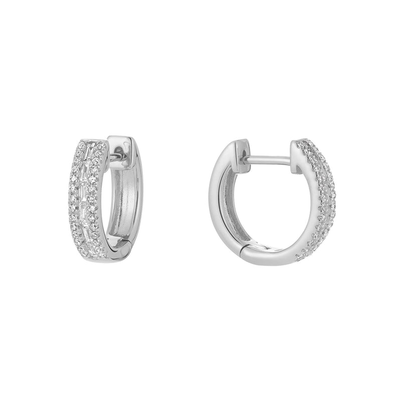 Boucles d'oreilles type huggies.